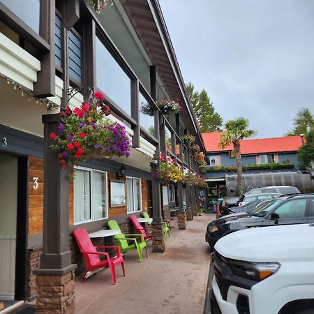 Schooner Motel Tofino Exterior foto